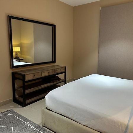 One Constitution Avenue By Goldfinch Apart otel İslamabad Dış mekan fotoğraf