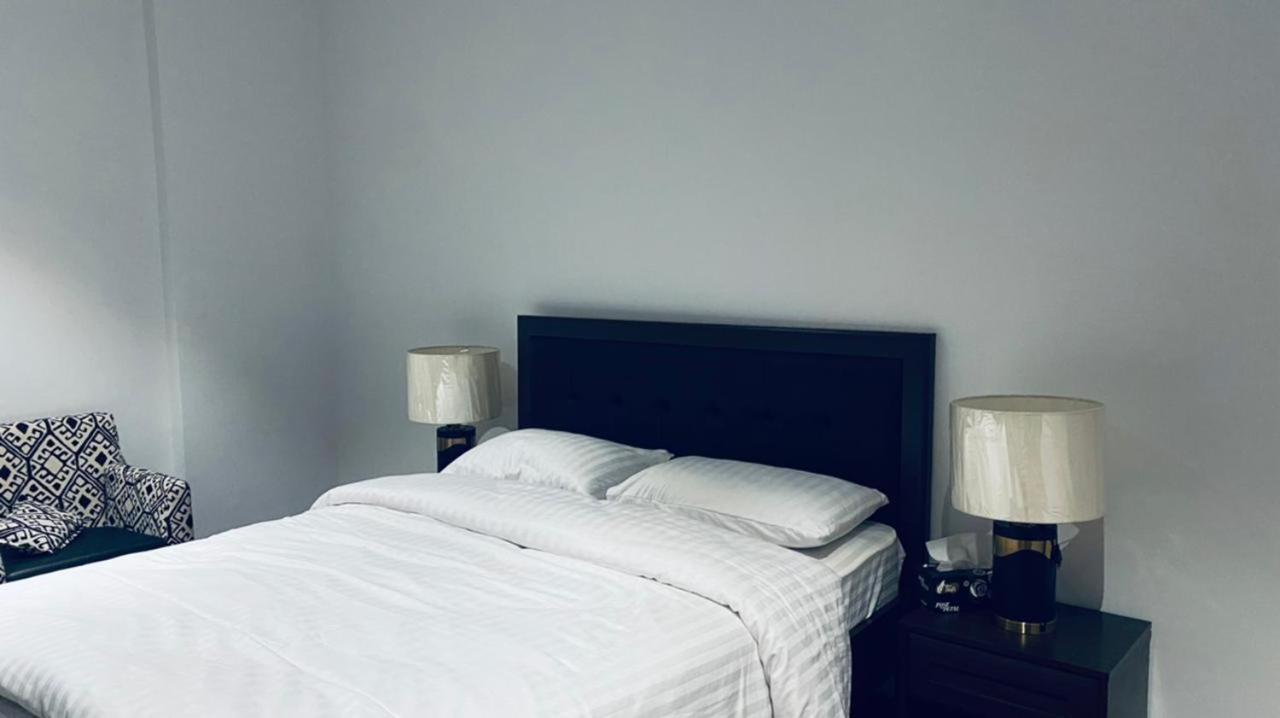 One Constitution Avenue By Goldfinch Apart otel İslamabad Dış mekan fotoğraf