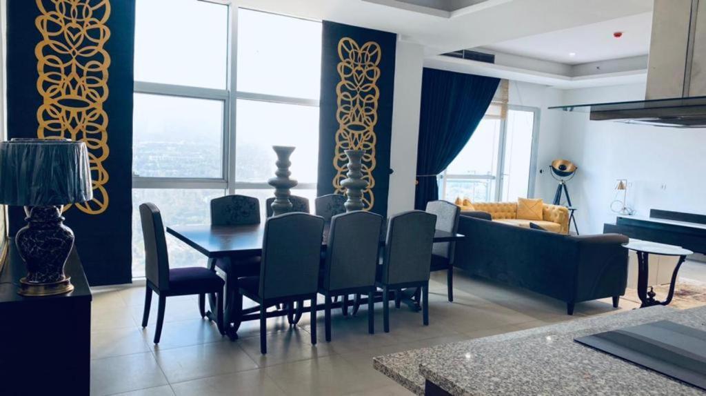 One Constitution Avenue By Goldfinch Apart otel İslamabad Dış mekan fotoğraf