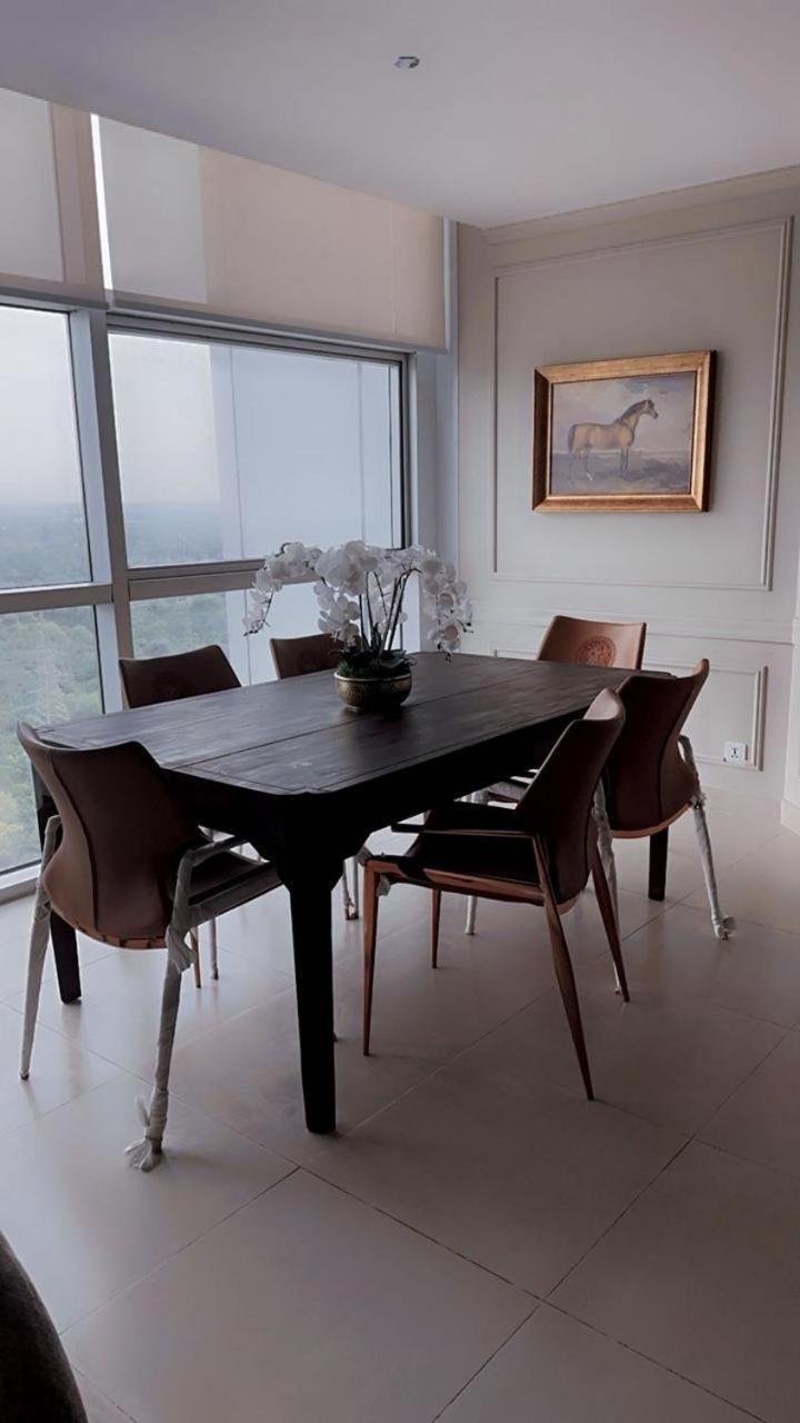 One Constitution Avenue By Goldfinch Apart otel İslamabad Dış mekan fotoğraf