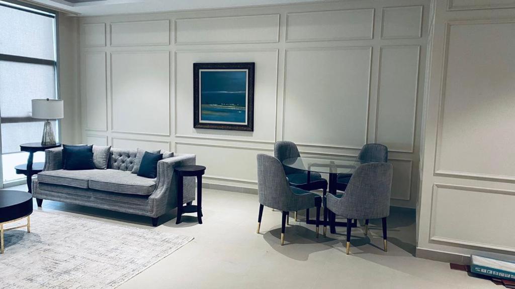 One Constitution Avenue By Goldfinch Apart otel İslamabad Dış mekan fotoğraf