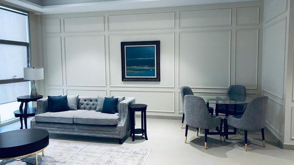 One Constitution Avenue By Goldfinch Apart otel İslamabad Dış mekan fotoğraf